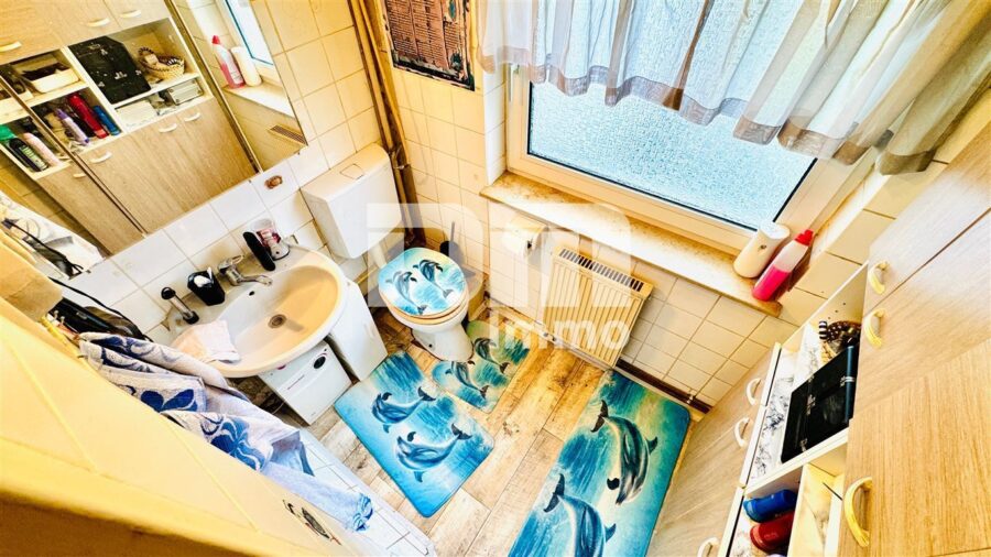 Schöne Doppelhaushälfte in schöner Wohnlage mit Panoramablick, Gartenbereich und Garage - OG / DG WC